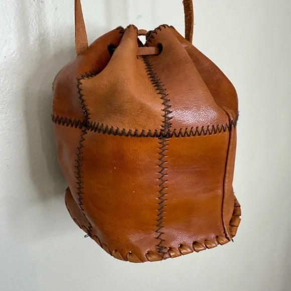 VINTAGE BROWN PATCHWORK LEATHER DRAWSTRING CROSSBODY BAG - Picture 7 of 11